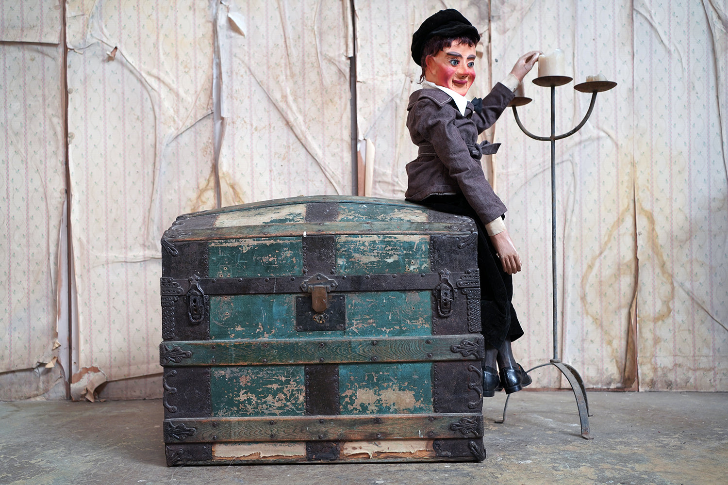 A Mid-Victorian Painted Pine Dome-Topped Travelling Trunk c.1875