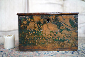 An Early 19thC Painted Pine Box c.1830
