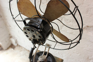 A Stylish & Operational Art Deco Period Beanwy Electric Ltd Electric Desk Fan c.1935