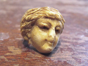 An Enchanting Meerschaum Ring, formed as a Cherub