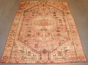 A Beautiful Antique Heriz Carpet 190cm x 130cm