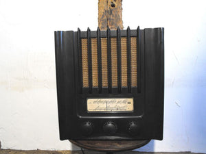 A Fully Operational Art Deco Bakelite Murphy SAD94S Vintage Radio