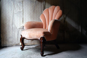 An Early Victorian Mahogany & Peach Velvet Upholstered Shell Backed Chair c.1840