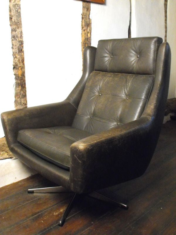 A Stylish Vintage Danish Leather Swivel Bucket Chair – Doe & Hope