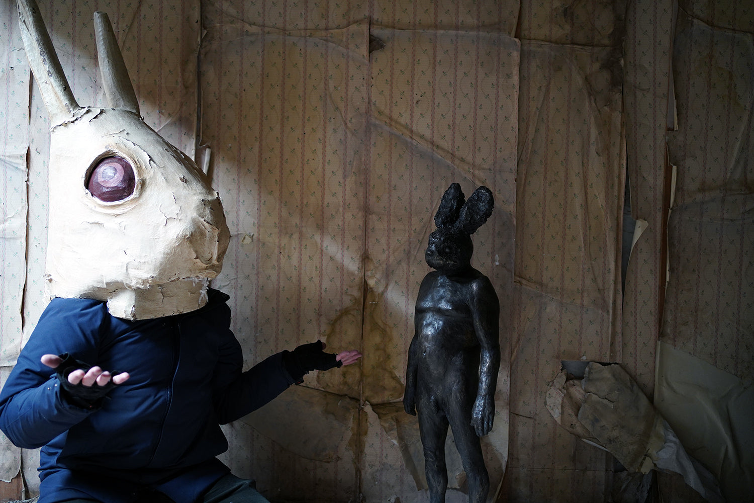 White Rabbit Prop A Large Mid 20thC White Rabbit Theatre Prop Head – Doe & Hope