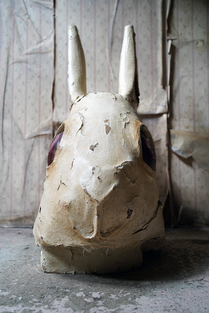 White Rabbit Prop A Large Mid 20thC White Rabbit Theatre Prop Head – Doe & Hope